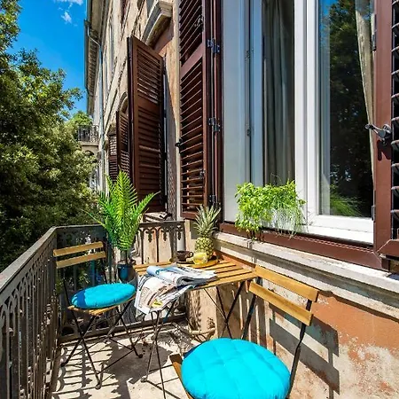Carpathia Apartment