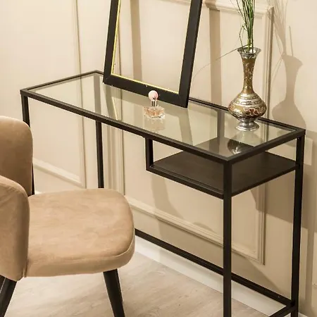 Carpathia Apartment *
